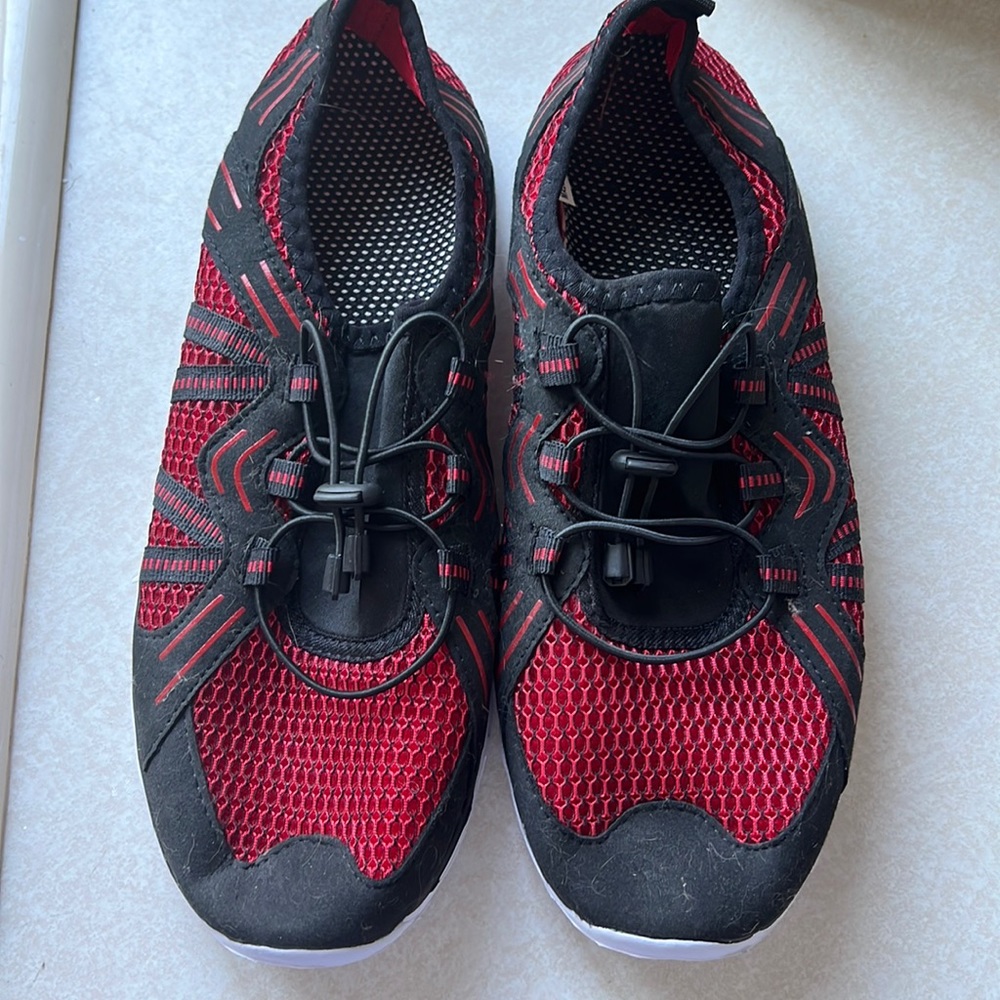 Water shoes size 43/ 11 inch long